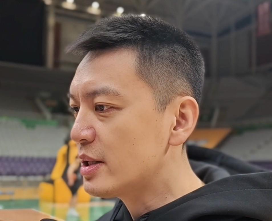爱游戏体育-杨鸣：辽宁缺少其他球队那样的超级外援；打山东是一场艰苦战